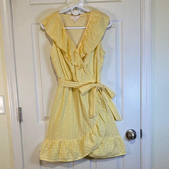 LC Lauren Conrad Dresses & Skirts - Women’s Small Lauren Conrad pastel Yellow Eyelet Wrap Dress